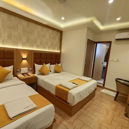 Hotel Riva International Goregaon- Near Nesco Mumbai Exteriör bild